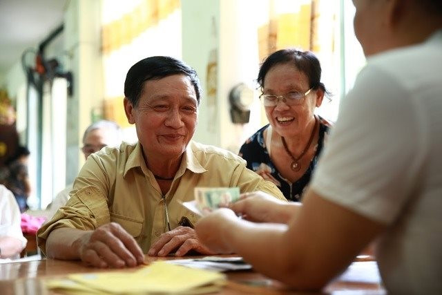 Nghỉ do tinh giản biên chế sẽ được hưởng chế độ, chính sách gì?