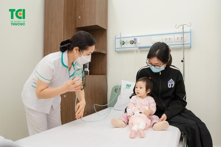 Khóc không ra tiếng, đi khám bé 1 tuổi phát hiện viêm thanh quản