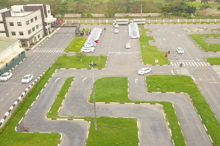 Cơ sở đào tạo lái xe ô tô phải có diện tích tối thiểu 1.000 m2