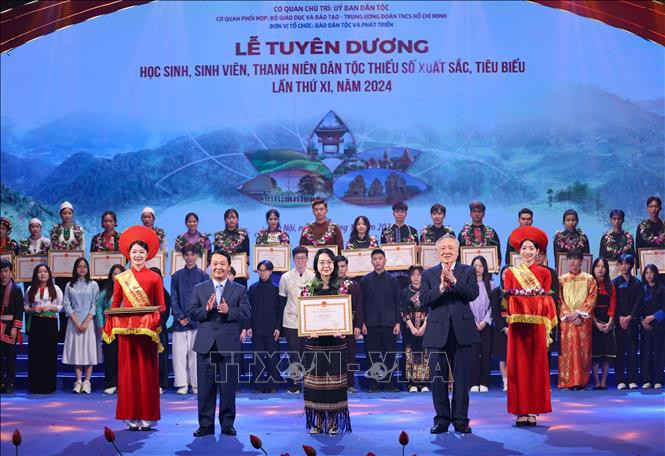Tuyên dương 125 học sinh, sinh viên, thanh niên dân tộc thiểu số tiêu biểu