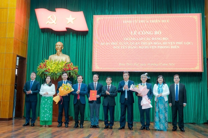 Công bố quyết định thành lập, chỉ định nhân sự các Đảng bộ trực thuộc Đảng bộ Thành phố Huế