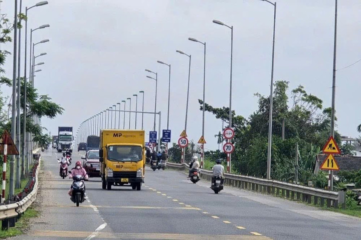 Chính thức thông xe cầu Câu Lâu