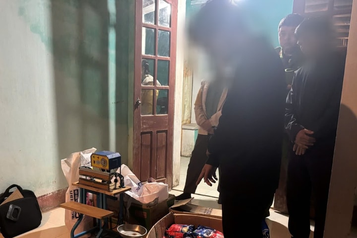 Bắt giữ gần 1 tấn hàng giả là bột giặt và hạt nêm