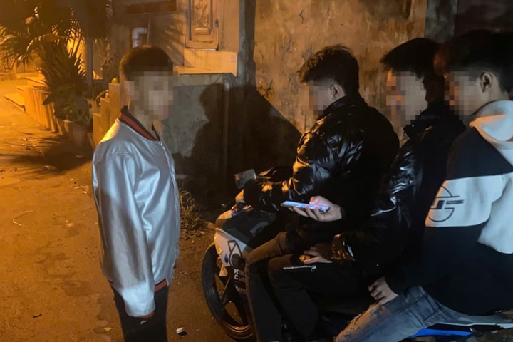 3 nam sinh cưỡng đoạt tài sản của bạn học