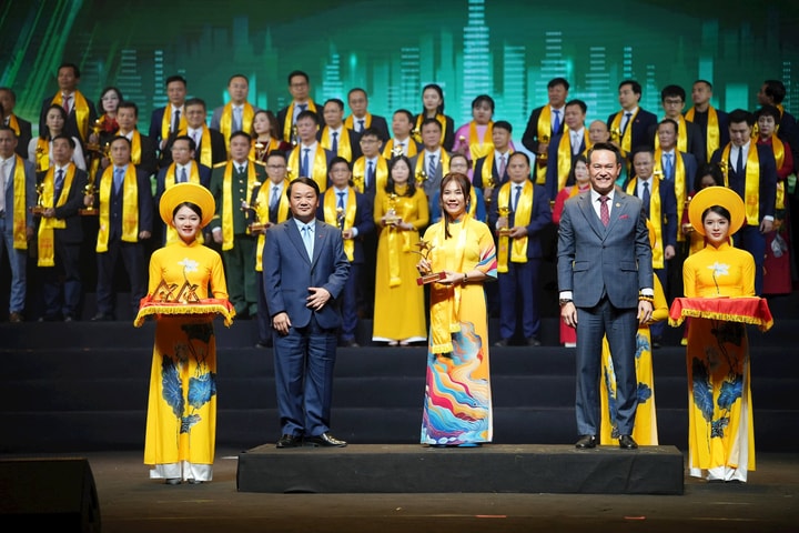 SHB được vinh danh trong Top 100 Giải thưởng Sao Vàng đất Việt 2024