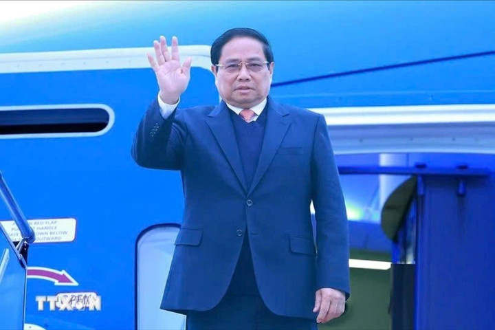 Thủ tướng Chính phủ Phạm Minh Chính tới Vientiane, bắt đầu thăm Lào