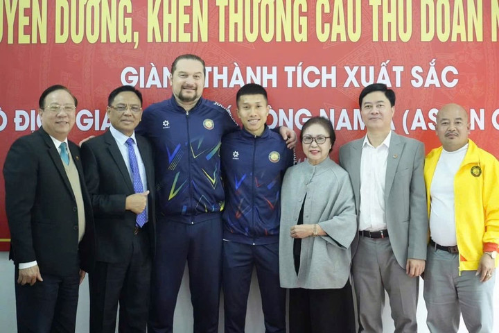Tỉnh Thanh Hóa vinh danh tuyển thủ quốc gia Doãn Ngọc Tân