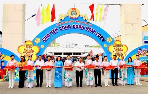 Cần Thơ: Trao tặng hơn 8.800 phần quà cho đoàn viên, người lao động