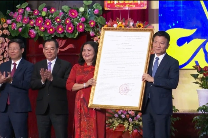 Bến Tre kỷ niệm 125 năm Ngày thành lập và 65 năm Ngày Bến Tre Đồng Khởi