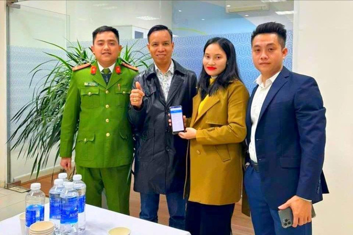 Cô giáo trả lại 300 triệu đồng cho người chuyển khoản nhầm