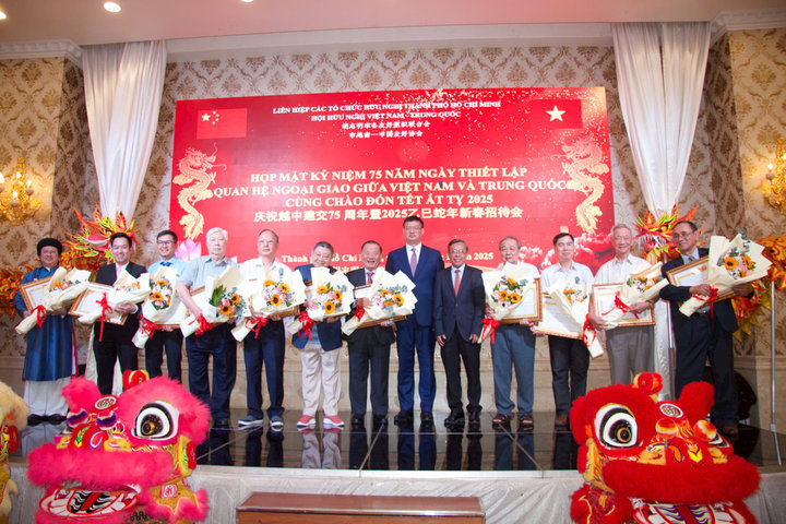 Kỷ niệm 75 năm ngày thiết lập quan hệ ngoại giao Việt Nam – Trung Quốc