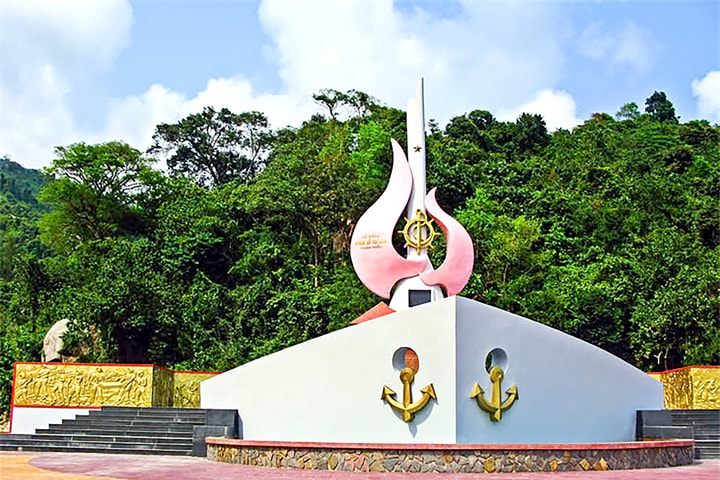 Sắc xuân trên vùng đất huyền thoại