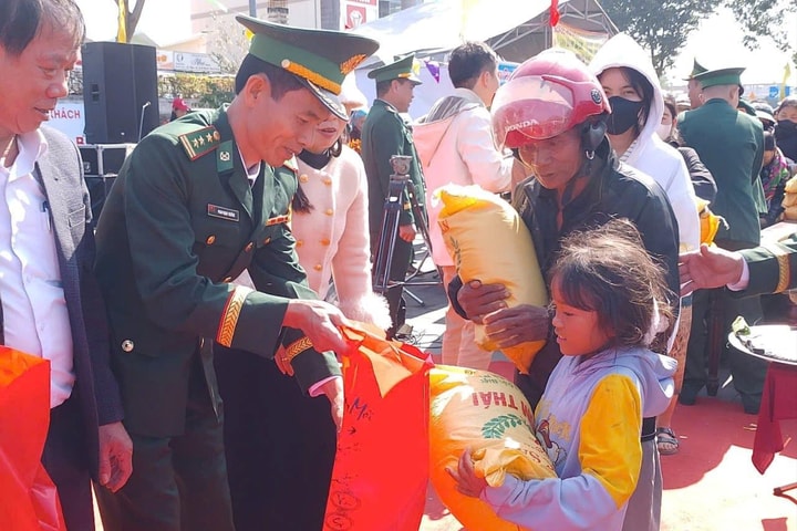 Xuân Biên phòng ấm lòng dân bản