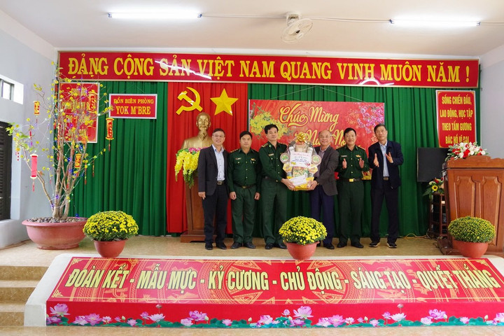 Lãnh đạo tỉnh Đắk Lắk thăm và chúc Tết các Đồn Biên phòng