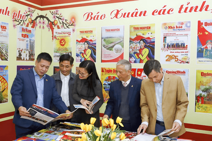 Thái Nguyên khai trương phòng đọc báo Xuân Ất Tỵ 2025