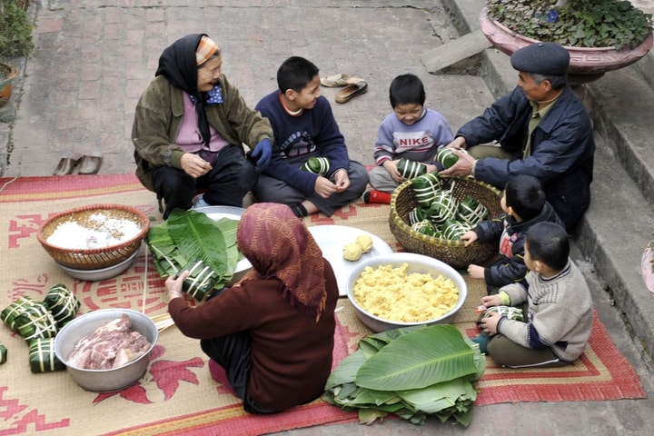 "Có một nơi để về gọi là quê"