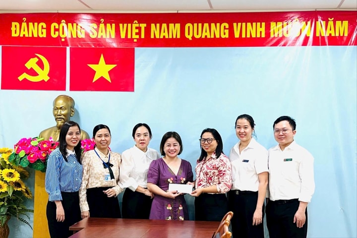 TAND quận 1 hỗ trợ các gia đình bị hỏa hoạn chiều 29 Tết