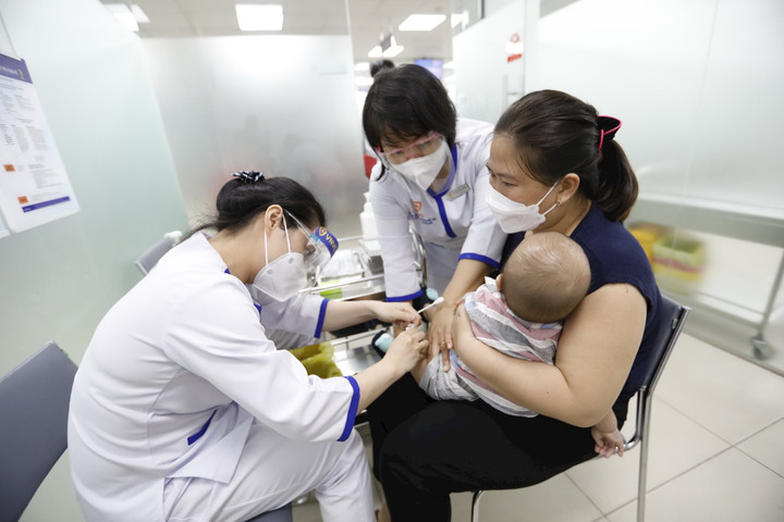 Bộ Y tế muốn đưa vaccine phòng bệnh do phế cầu vào tiêm chủng mở rộng