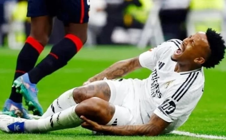 Real khủng hoảng lực lượng trước ngày "đại chiến"