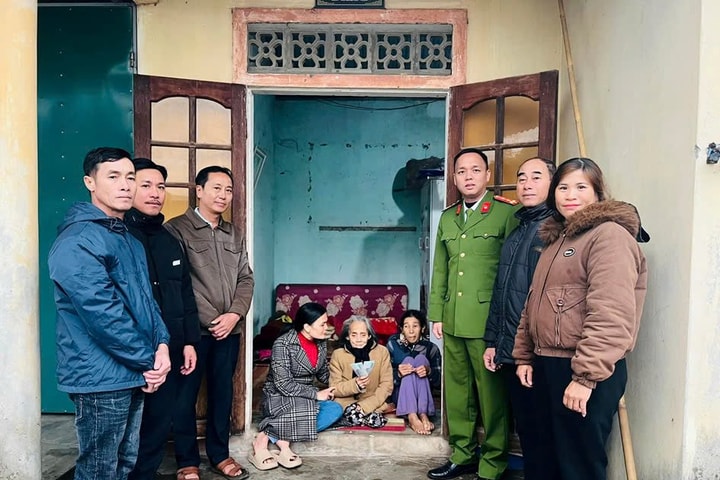 Đánh rơi tiền, người phụ nữ nghèo được ủng hộ hơn 160 triệu đồng