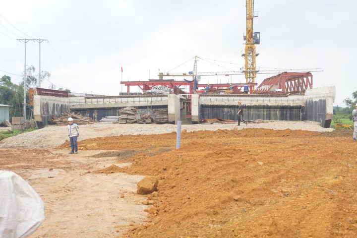 Sẽ “hợp long” cầu Quảng Đà trước ngày 8/3