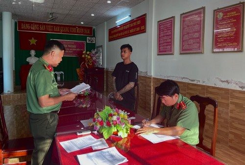 Bắt giữ đối tượng dùng súng đe dọa người khác