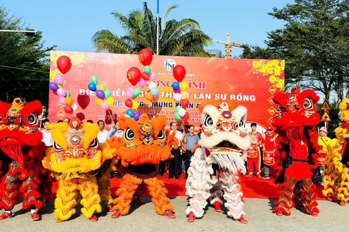 Chương trình múa Lân Sư Rồng mừng Đảng - Xuân xác lập Kỷ lục Việt Nam