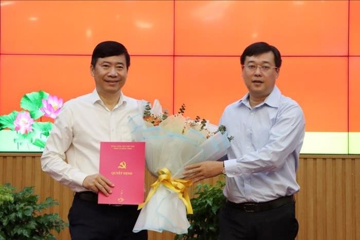 Chủ tịch UBND tỉnh Đồng Tháp nghỉ hưu trước tuổi