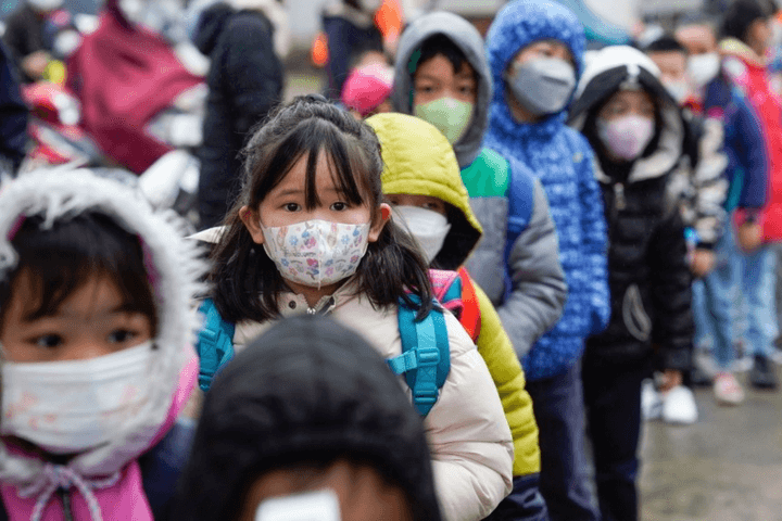 Hà Nội: Nhiệt độ ngoài trời dưới 10°C, học sinh mầm non, tiểu học được nghỉ học
