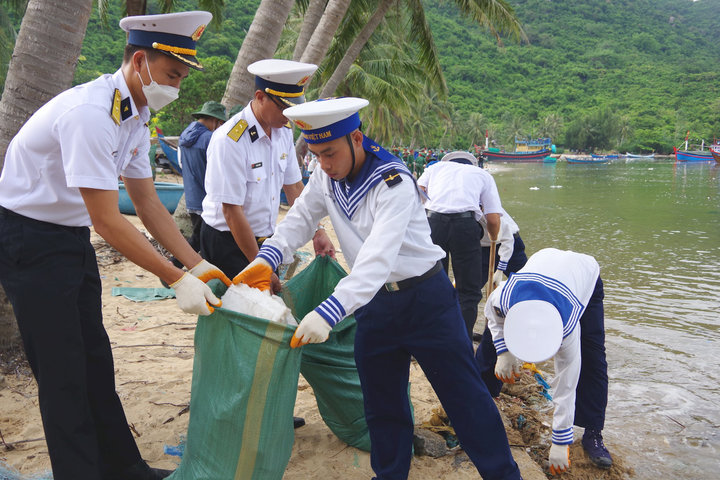 Mùa Xuân dân vận của chiến sĩ tên lửa