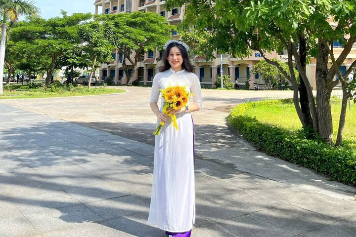 Nữ tân binh duy nhất nhập ngũ trên quê hương Hải đội Hoàng Sa