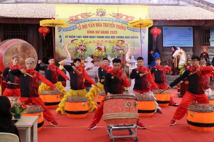 Lễ hội đình Dư Hàng – cầu nối quá khứ và hiện tại