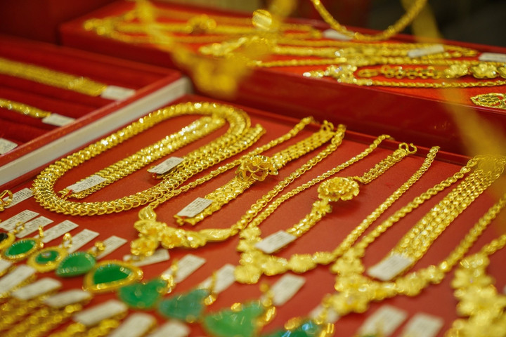 Giá vàng hôm nay 17/2: Tăng 300.000 đồng/lượng