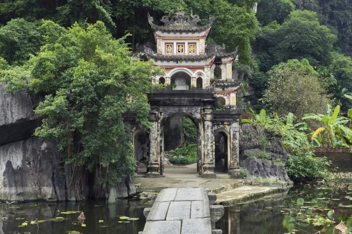 Ninh Bình chú trọng phát triển du lịch tâm linh