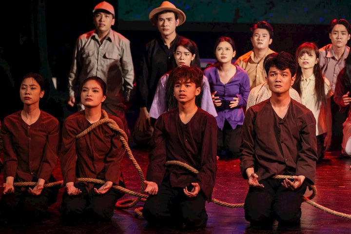 Nhạc kịch “Lửa từ Đất”: Tái hiện hành trình cách mạng của Bí thư Thành ủy Hà Nội