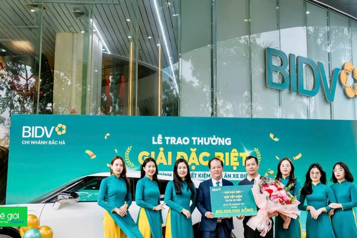 BIDV trao ô tô 850 triệu đồng cho khách hàng trúng thưởng