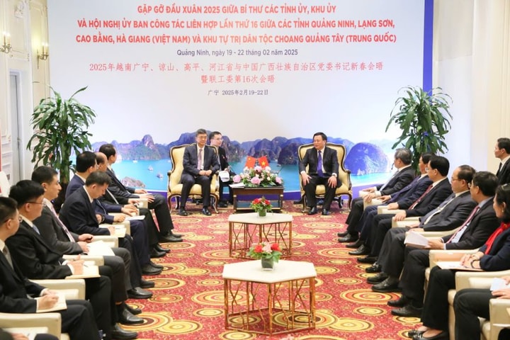 Ủy viên Bộ Chính trị Nguyễn Xuân Thắng tiếp Bí thư Khu ủy Khu tự trị Dân tộc Choang Quảng Tây