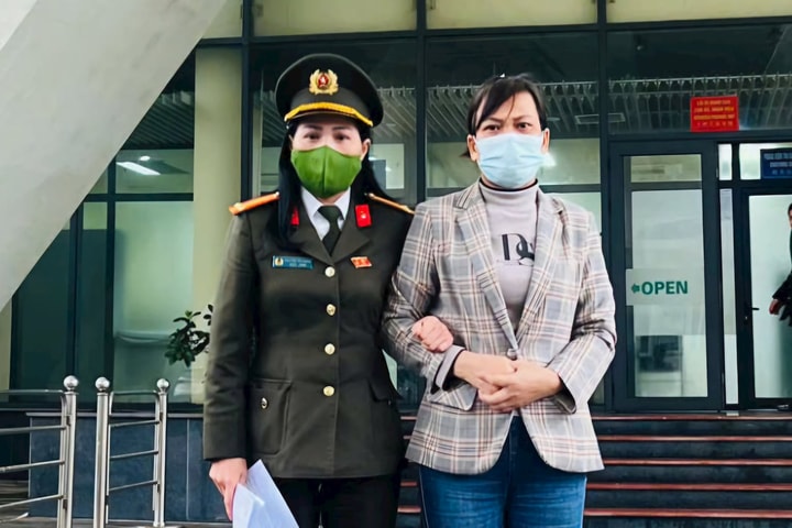 Bắt giữ đối tượng mua bán phụ nữ rồi bỏ trốn sang Trung Quốc