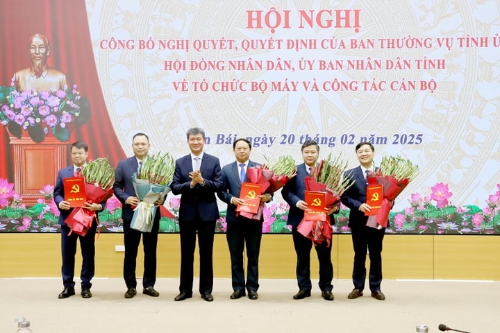 Yên Bái: Công bố quyết định về tổ chức bộ máy và nhân sự