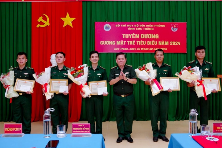 Tuyên dương gương mặt trẻ tiêu biểu BĐBP Sóc Trăng năm 2024