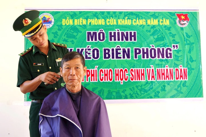 Thắt chặt tình quân - dân thông qua Ngày hội Biên phòng toàn dân