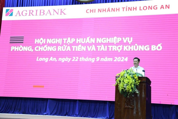 Agribank Chi nhánh Long An tổ chức tập huấn nghiệp vụ phòng, chống rửa tiền và tài trợ khủng bố