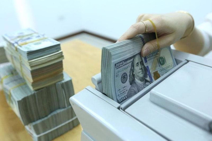 Tỷ giá USD ngày 26/2: “Chợ đen” quay đầu giảm mạnh chiều bán