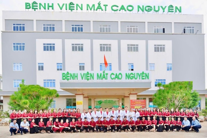 Bệnh viện mắt Cao Nguyên tiên phong với mô hình “Mắt sáng học đường- Vững bước tương lai”