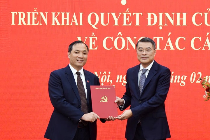 Bí thư Tỉnh ủy Hà Tĩnh Hoàng Trung Dũng làm Tổng Biên tập Tạp chí Cộng sản