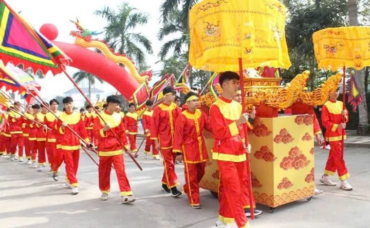 Khai hội đền Xã Tắc ở Móng Cái