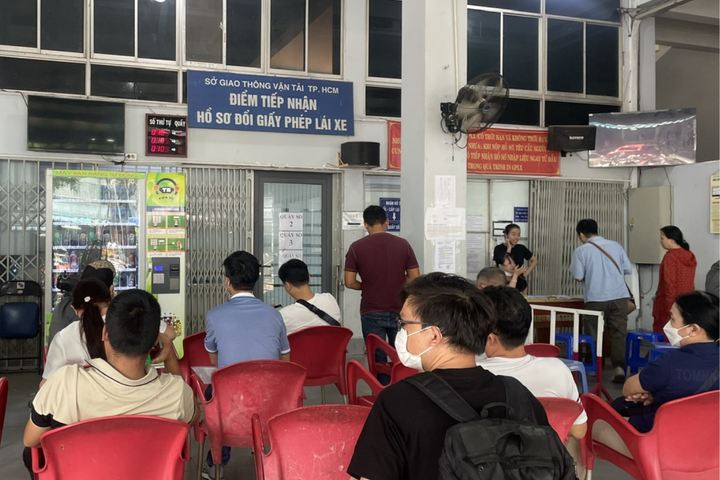 Từ ngày 1/3, Hà Nội dừng tiếp nhận cấp, đổi giấy phép lái xe