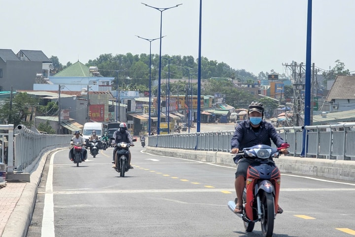 Cầu hơn 700 tỷ phía Đông TP.HCM thông xe 1 nhánh