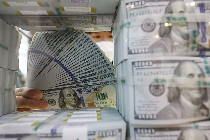 Tỷ giá USD ngày 1/3: Đồng USD gần chạm mốc 108