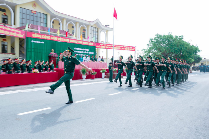 Tỉnh Sóc Trăng ra quân huấn luyện năm 2025